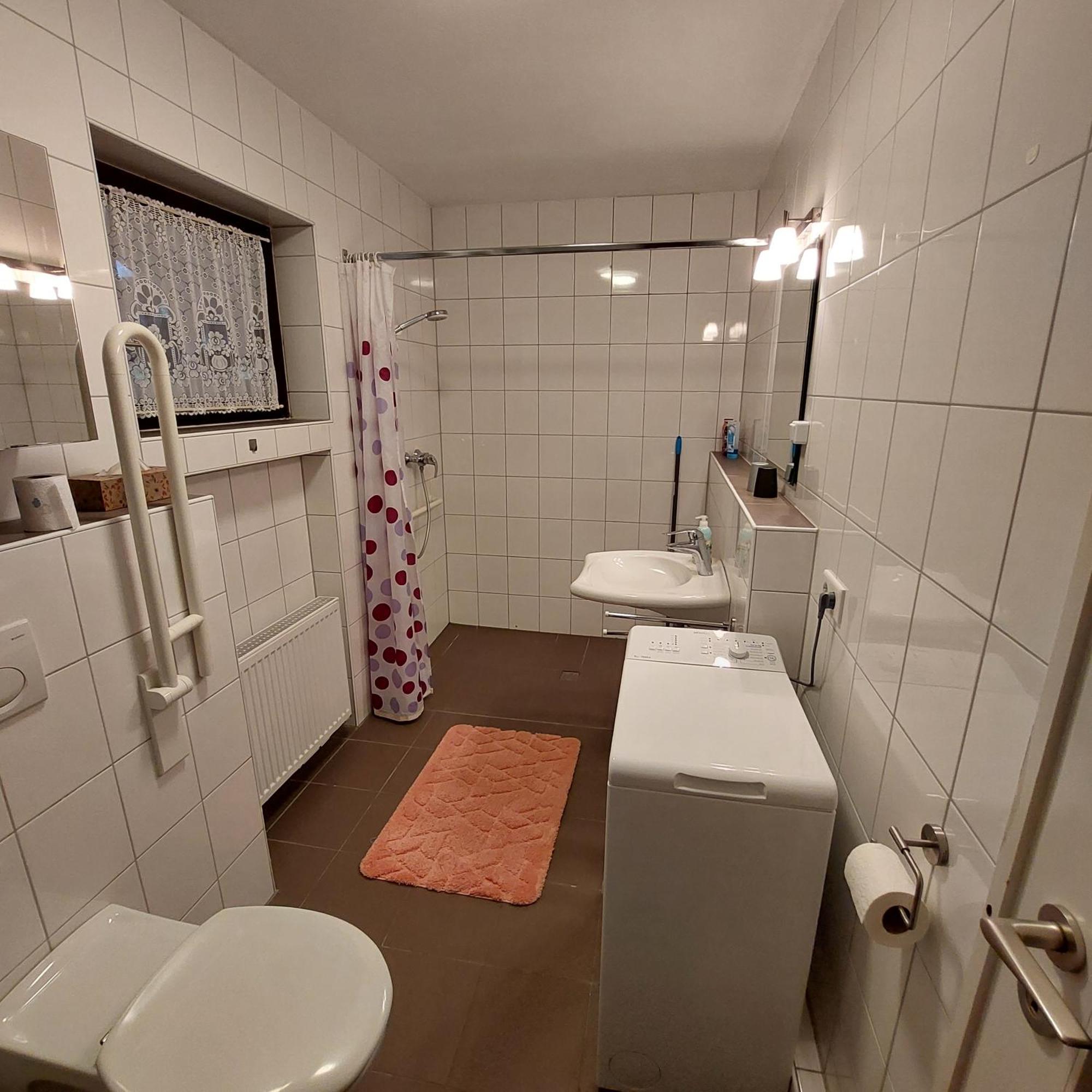 Apartment Grosszuegige Mit Terrasse Wuerzburg, Zell